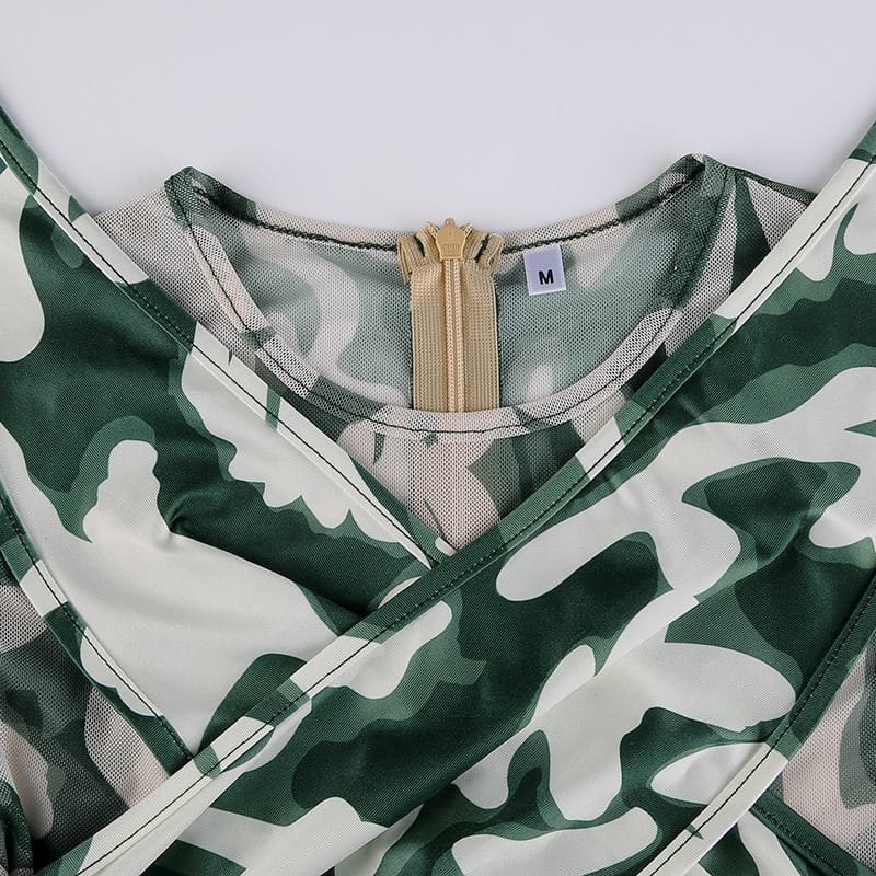 Fashion Women's Printed Halterneck Smocked Jumpsuit - Image 7