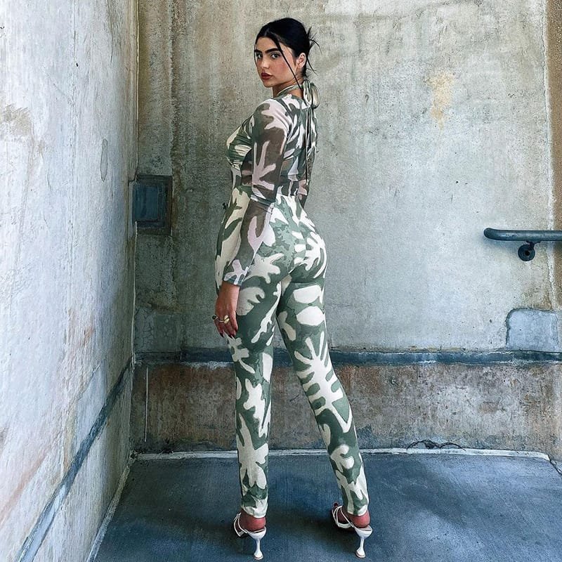 Fashion Women's Printed Halterneck Smocked Jumpsuit - Image 3